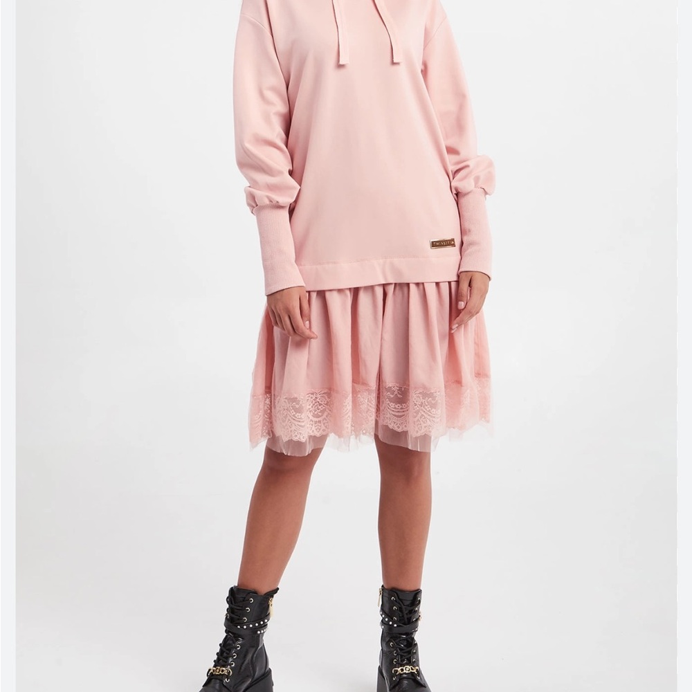 Twin-Set U&B Pink Dress with hood

Size s
In good condition